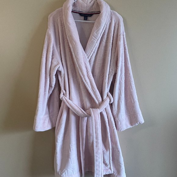 Cozy Pink Rob - Picture 1 of 3